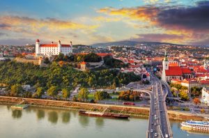 Dịch vụ mua hàng hộ từ Slovakia về Việt Nam