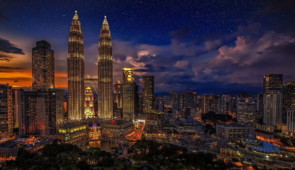 mua hàng hộ từ Malaysia về Việt Nam