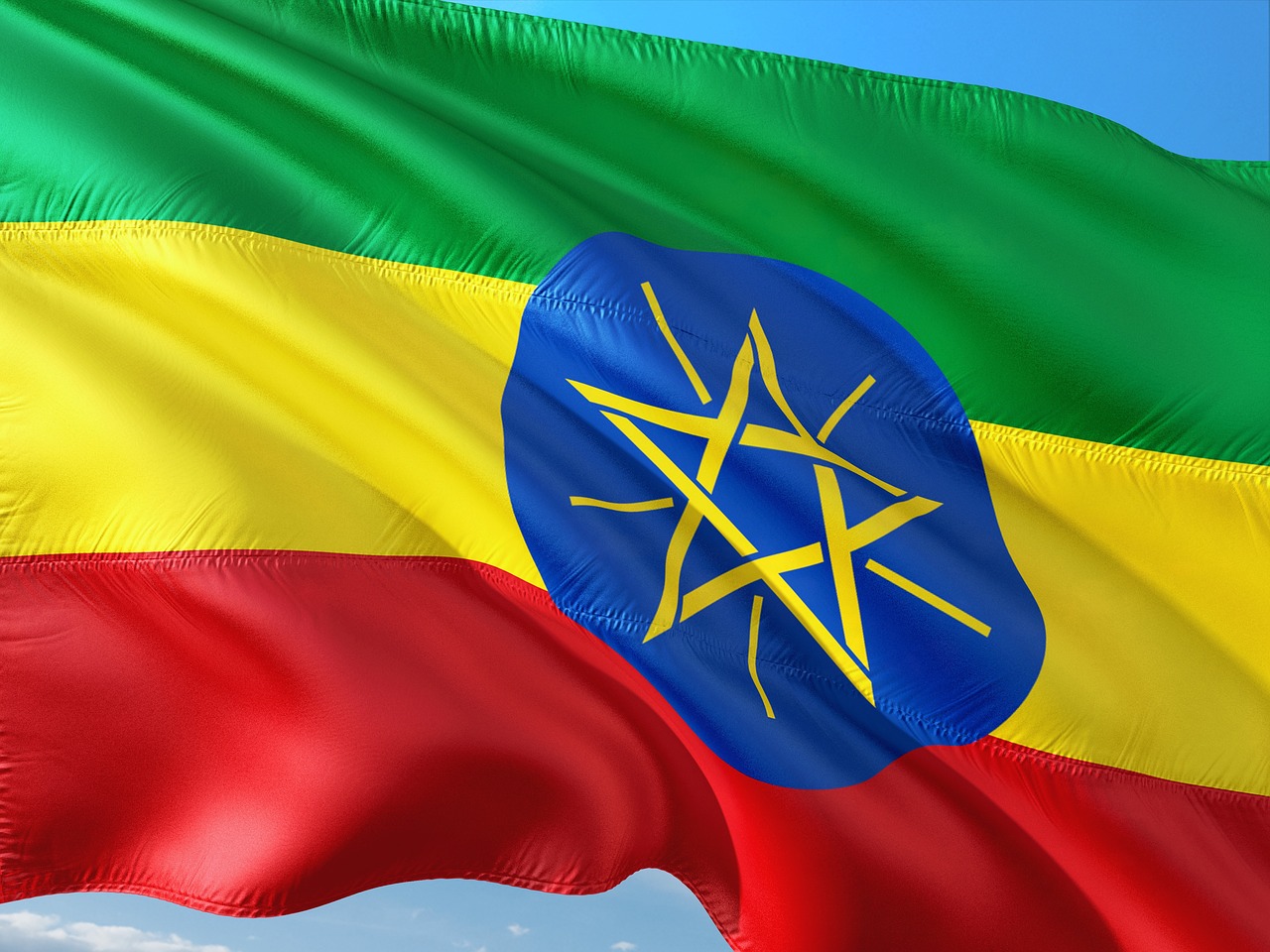 Chuyển phát nhanh Ethiopia: Nếu bạn muốn gửi gấp một món quà hay tài liệu quan trọng đến Ethiopia, hãy sử dụng dịch vụ chuyển phát nhanh an toàn và đáng tin cậy của chúng tôi. Với hơn 10 năm kinh nghiệm trong dịch vụ chuyển phát nhanh quốc tế, chúng tôi đảm bảo sẽ vận chuyển tới đích một cách nhanh chóng và an toàn, giúp bạn hoàn thành công việc một cách dễ dàng.