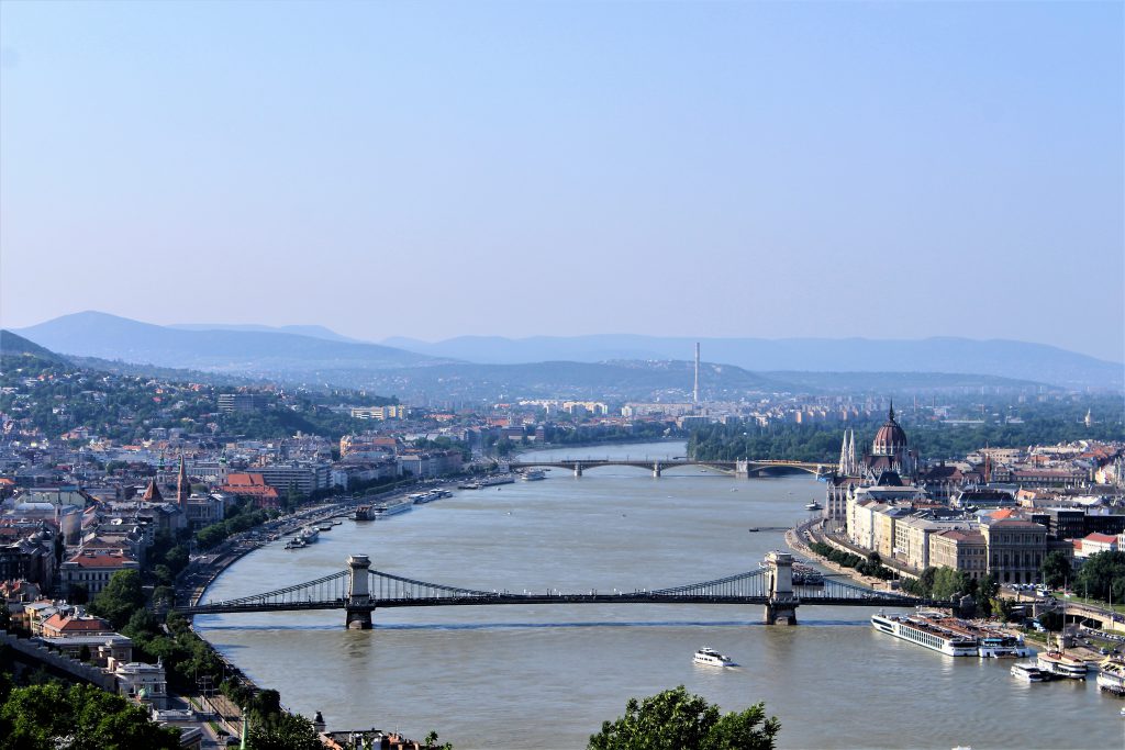 Vận chuyển hàng đi Hungary nhanh chóng, an toàn