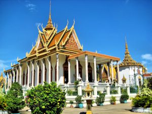 Vận chuyển hàng hóa đi Campuchia nhanh chóng, giá rẻ