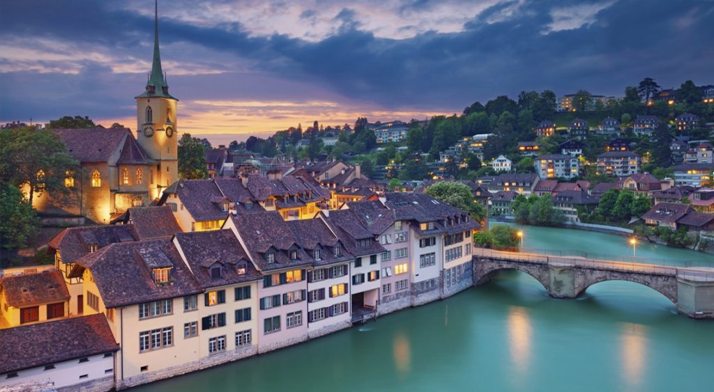 gui-trai-cay-di-thuy-si