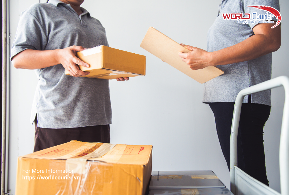 Dịch vụ gửi hàng đi Hong Kong cho người Việt xa quê – Gắn kết yêu thương